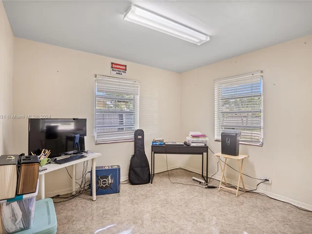 45 NW 127th St, North Miami FL 33168