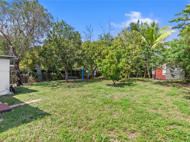 45 NW 127th St, North Miami FL 33168