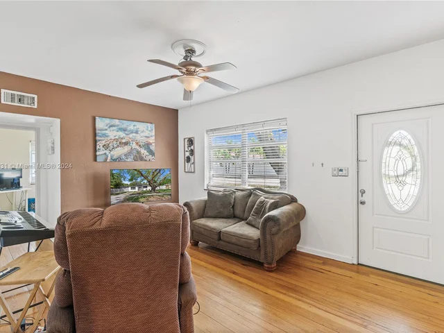 45 NW 127th St, North Miami FL 33168