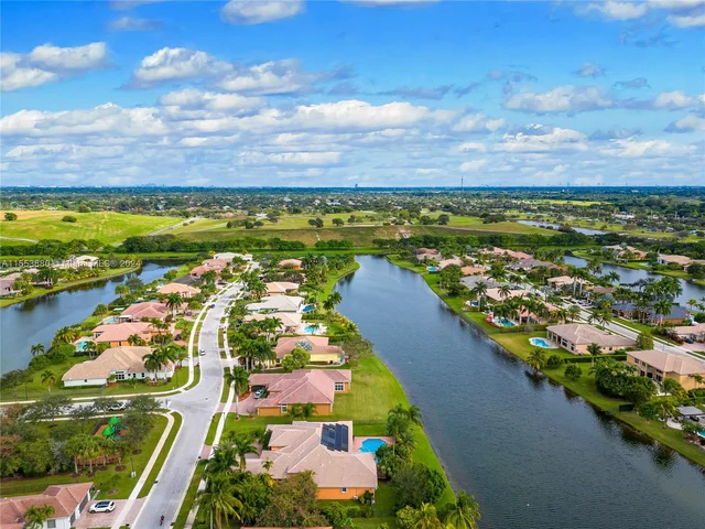 15036 SW 39th St, Davie FL 33331