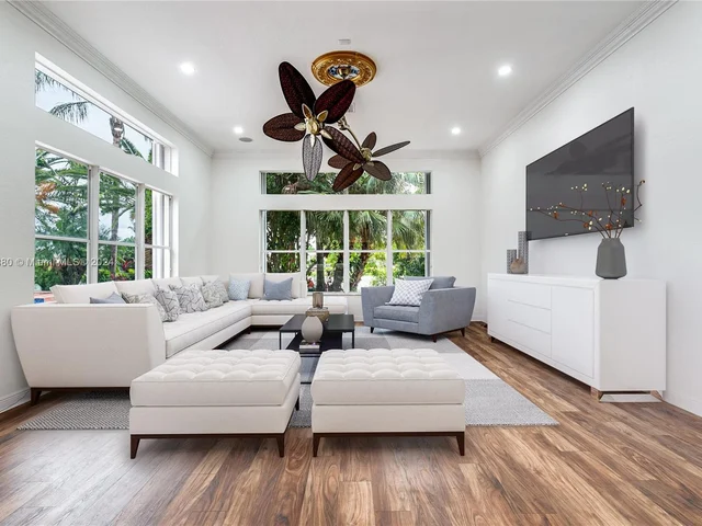 15036 SW 39th St, Davie FL 33331