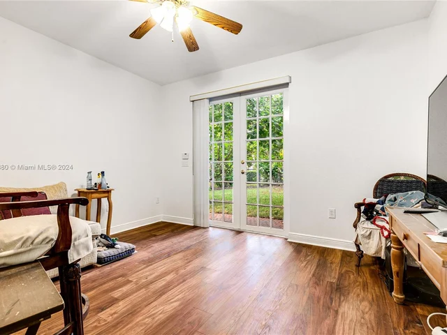 15036 SW 39th St, Davie FL 33331