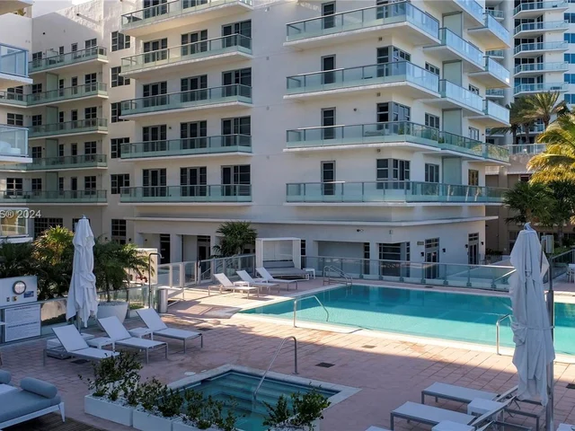 3737 Collins Ave # 703, Miami Beach FL 33140