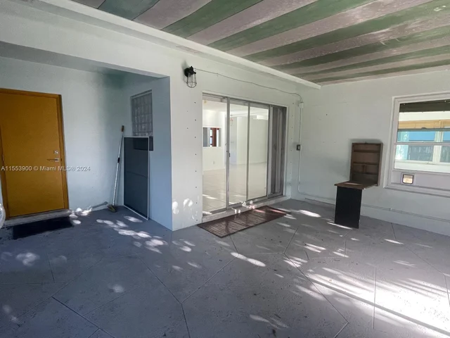 709 NE 25th Ave, Pompano Beach FL 33062