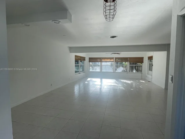 709 NE 25th Ave, Pompano Beach FL 33062