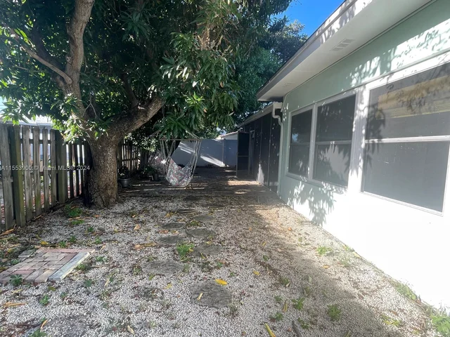 709 NE 25th Ave, Pompano Beach FL 33062