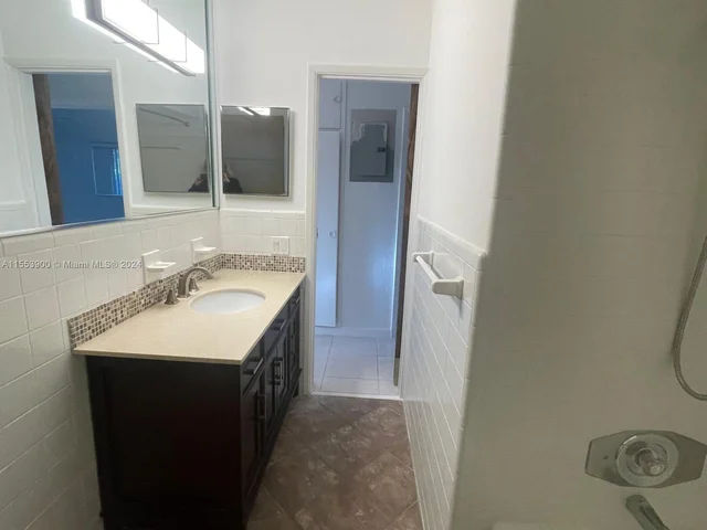 709 NE 25th Ave, Pompano Beach FL 33062