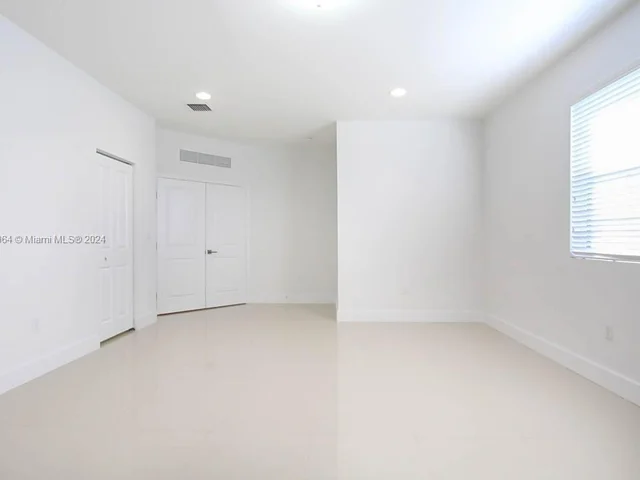 15610 SW 11 Ter, Miami FL 33194