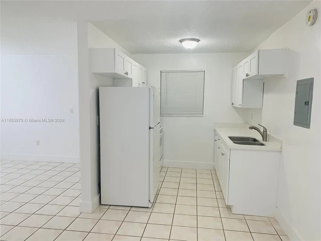 580 NE 127th St # 47, North Miami FL 33161