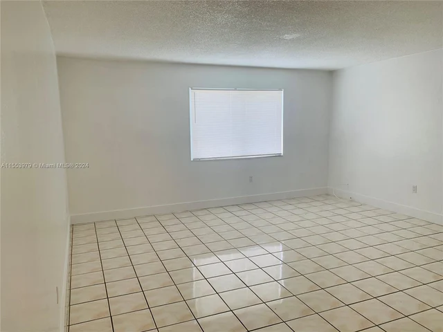 580 NE 127th St # 47, North Miami FL 33161