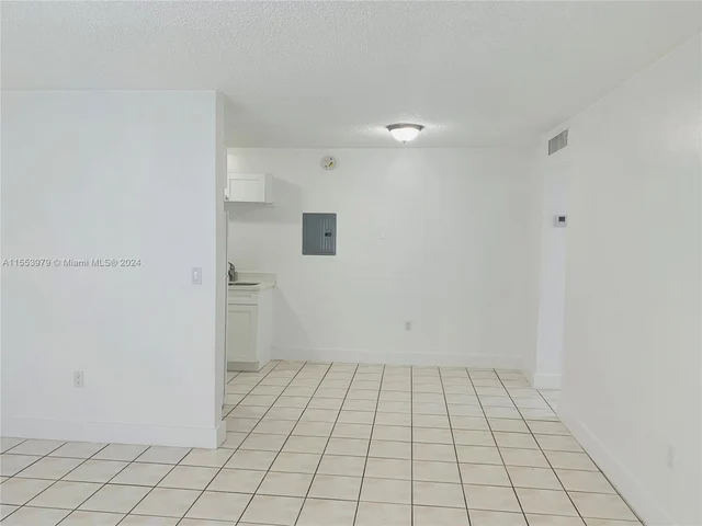 580 NE 127th St # 47, North Miami FL 33161