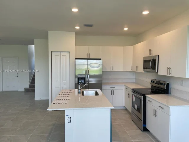 10013 SW 231 LN, Miami FL 33190