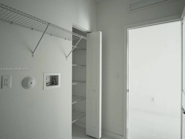 22490 SW 124 ST, Miami FL 33170