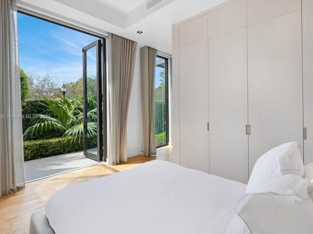 8055 Noremac Ave, Miami Beach FL 33141