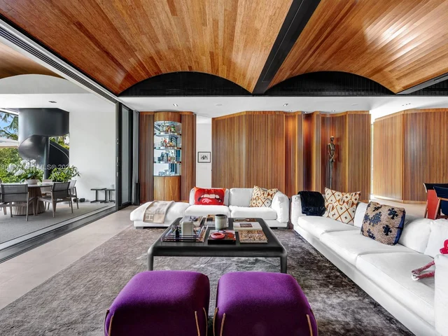 8055 Noremac Ave, Miami Beach FL 33141