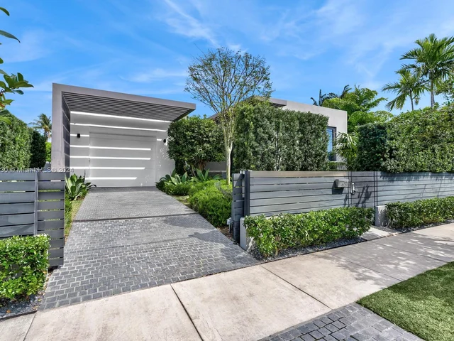 8055 Noremac Ave, Miami Beach FL 33141