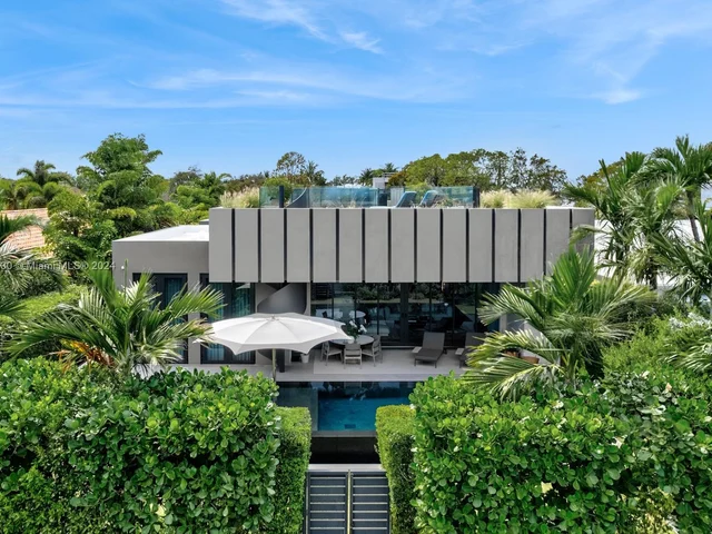 8055 Noremac Ave, Miami Beach FL 33141