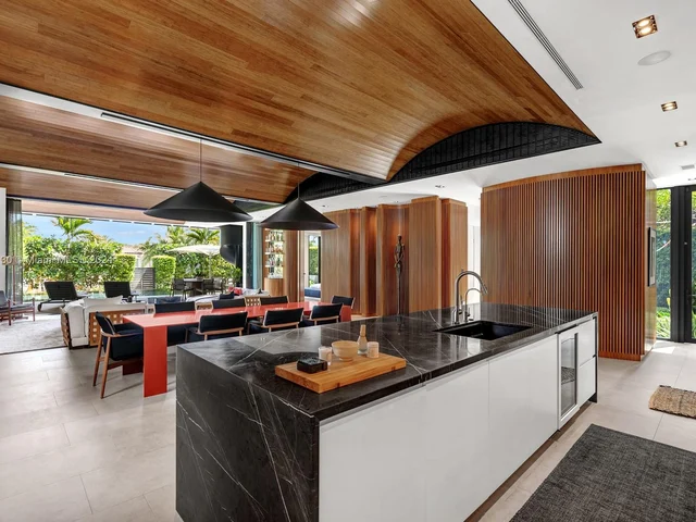 8055 Noremac Ave, Miami Beach FL 33141