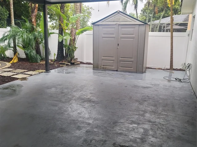 651 SW 176th Ave, Pembroke Pines FL 33029