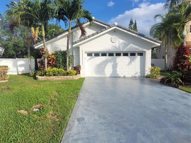 651 SW 176th Ave, Pembroke Pines FL 33029