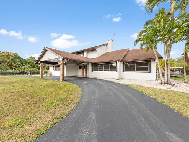 19891 SW 244th St, Homestead FL 33031