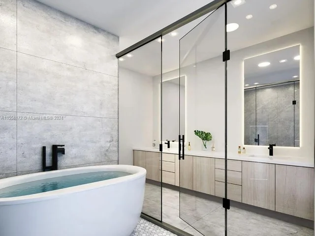 6844 SW 80th St # 6844, Miami FL 33143