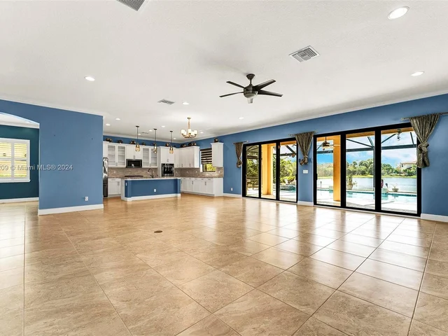 11150 NW 82nd Pl, Parkland FL 33076