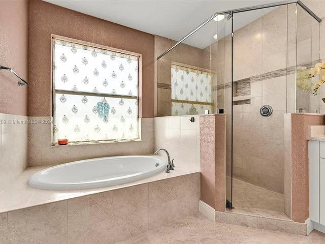 11150 NW 82nd Pl, Parkland FL 33076