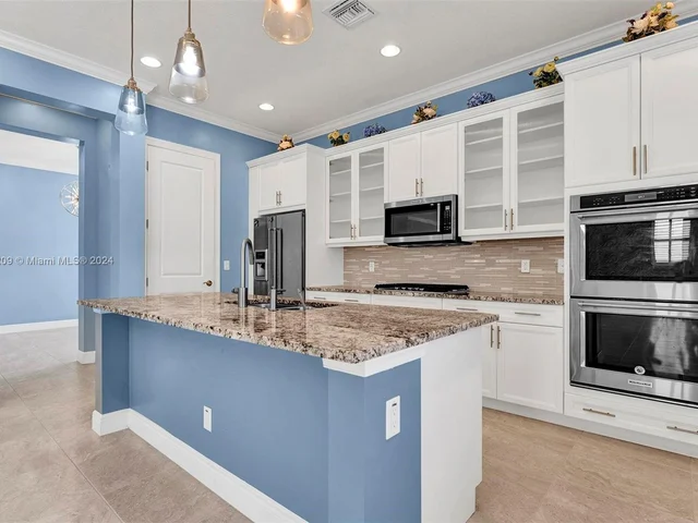 11150 NW 82nd Pl, Parkland FL 33076