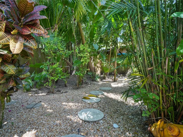 4137 Malaga Ave, Miami FL 33133