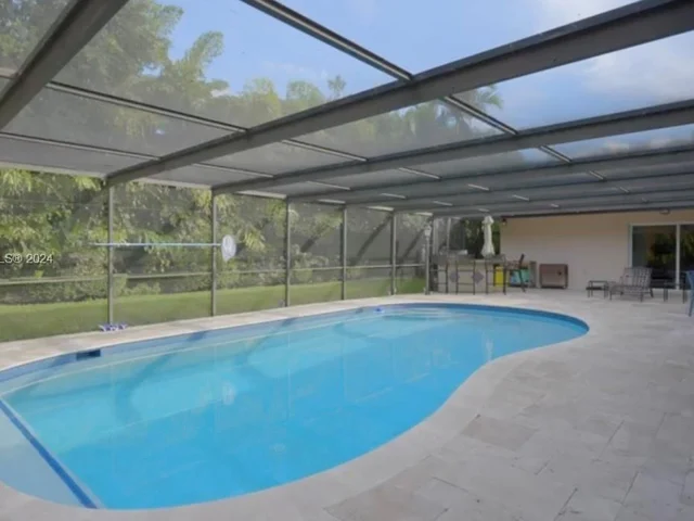 305 E Shore Dr E, Miami FL 33133