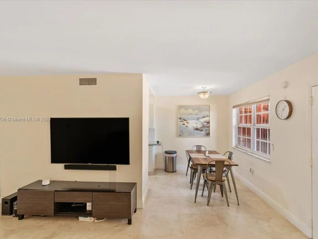 6620 W 2nd Ct # 305, Hialeah FL 33012