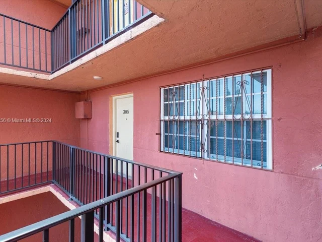 6620 W 2nd Ct # 305, Hialeah FL 33012
