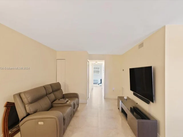 6620 W 2nd Ct # 305, Hialeah FL 33012