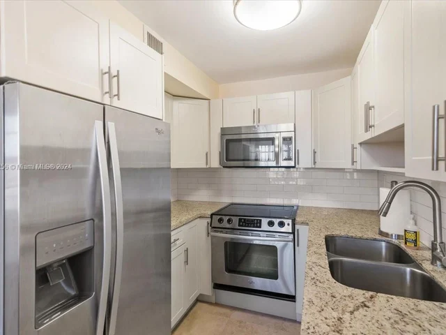 6620 W 2nd Ct # 305, Hialeah FL 33012