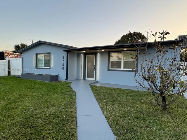 6760 Perry St, Hollywood FL 33024
