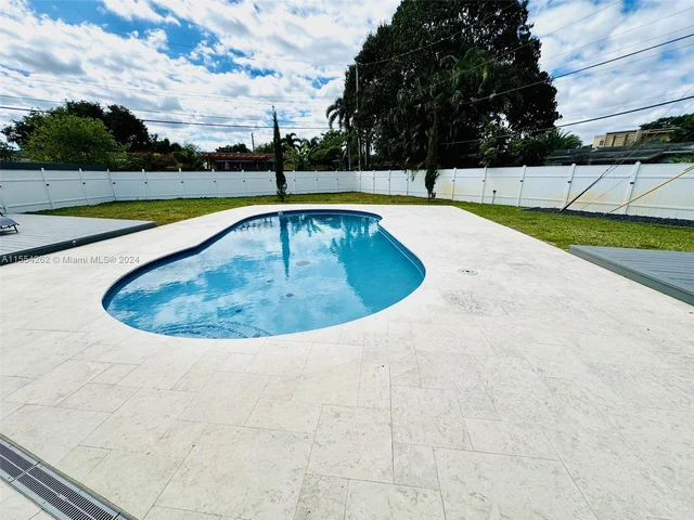 6760 Perry St, Hollywood FL 33024