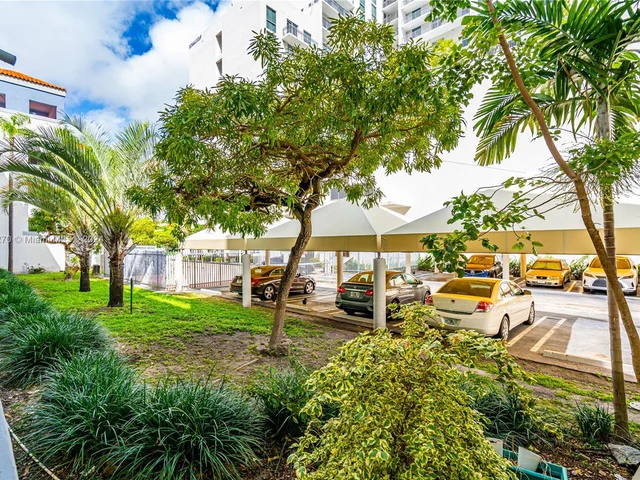 269 NW 7th St # 121, Miami FL 33136