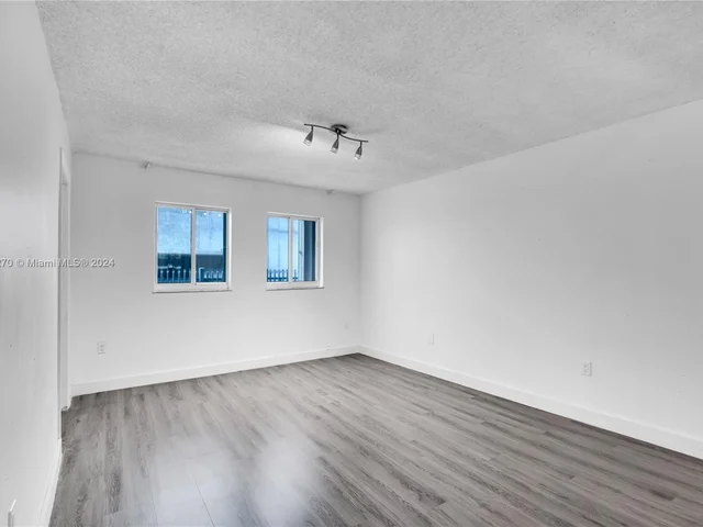 269 NW 7th St # 121, Miami FL 33136