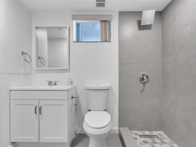 269 NW 7th St # 121, Miami FL 33136