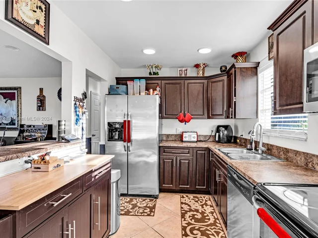 777 Scott Dr, West Palm Beach FL 33415