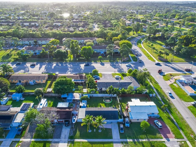 777 Scott Dr, West Palm Beach FL 33415