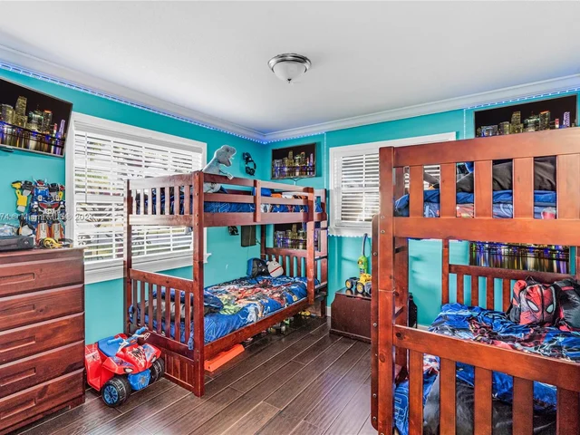 777 Scott Dr, West Palm Beach FL 33415