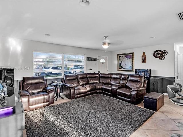 777 Scott Dr, West Palm Beach FL 33415