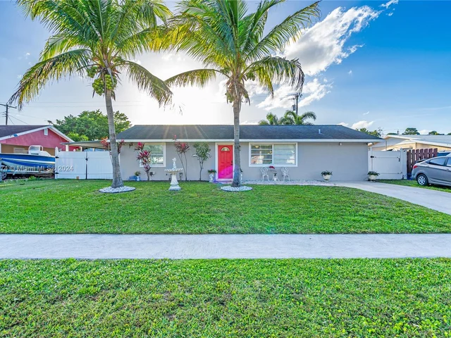 777 Scott Dr, West Palm Beach FL 33415