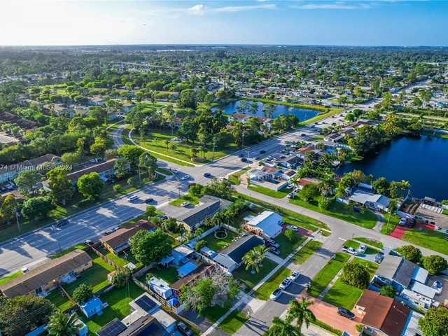 777 Scott Dr, West Palm Beach FL 33415