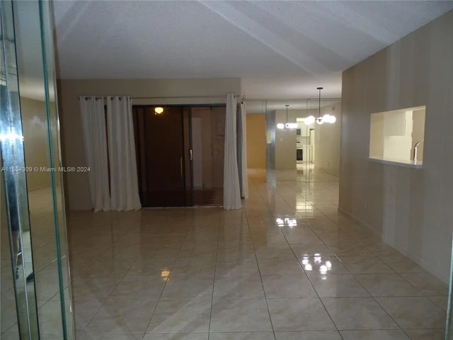 335 Ives Dairy Rd # A33506, Miami FL 33179