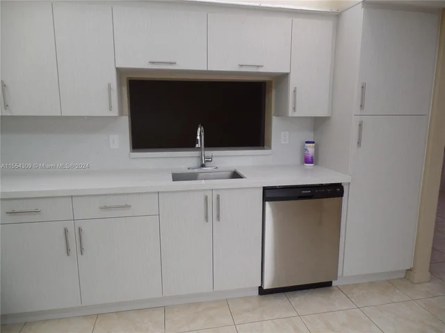 335 Ives Dairy Rd # A33506, Miami FL 33179