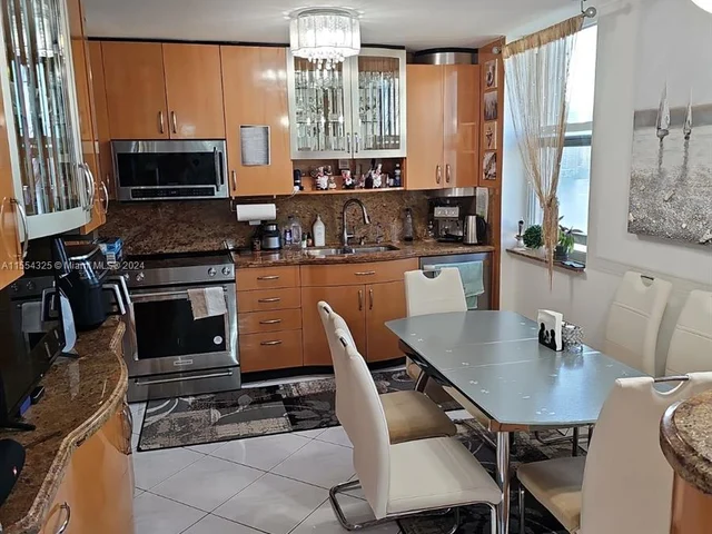 251 174th St # 1417, Sunny Isles Beach FL 33160