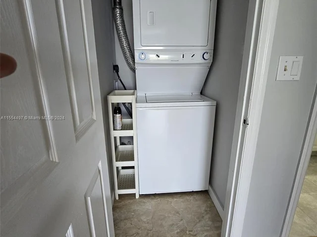 430 Commodore Dr # 311, Plantation FL 33325